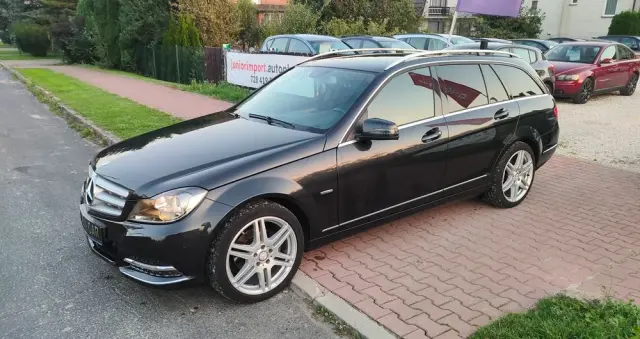 MERCEDES-BENZ Klasa C 220 T CDI DPF (BlueEFFICIENCY) Avantgarde