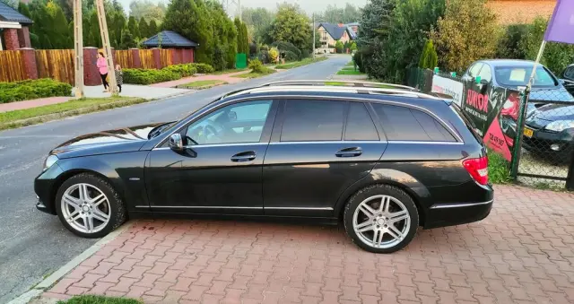 MERCEDES-BENZ Klasa C 220 T CDI DPF (BlueEFFICIENCY) Avantgarde