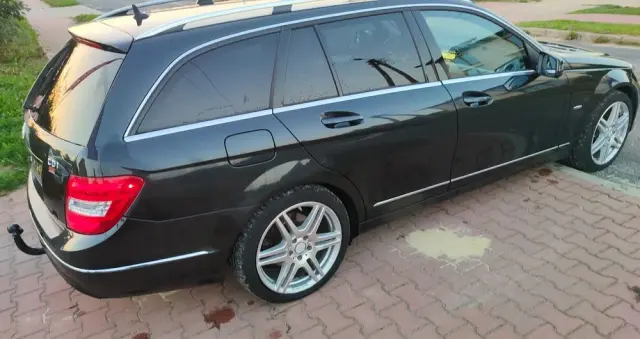 MERCEDES-BENZ Klasa C 220 T CDI DPF (BlueEFFICIENCY) Avantgarde