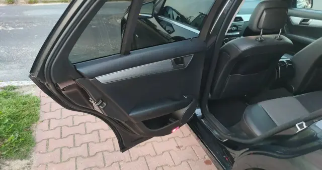 MERCEDES-BENZ Klasa C 220 T CDI DPF (BlueEFFICIENCY) Avantgarde