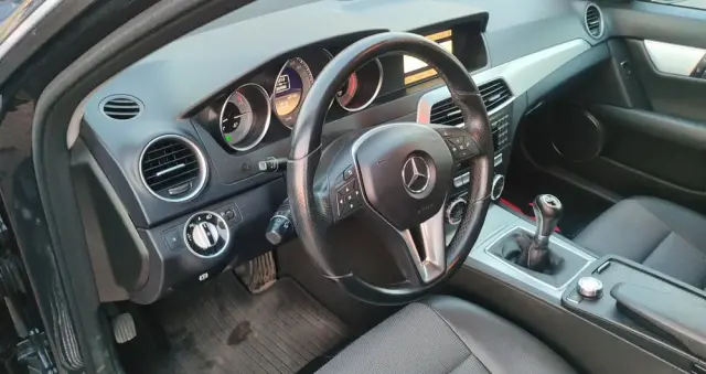 MERCEDES-BENZ Klasa C 220 T CDI DPF (BlueEFFICIENCY) Avantgarde