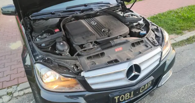 MERCEDES-BENZ Klasa C 220 T CDI DPF (BlueEFFICIENCY) Avantgarde