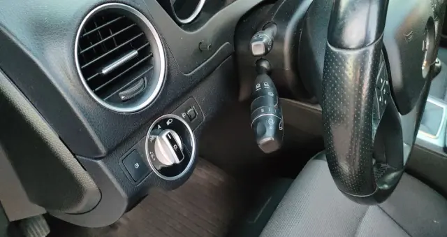 MERCEDES-BENZ Klasa C 220 T CDI DPF (BlueEFFICIENCY) Avantgarde