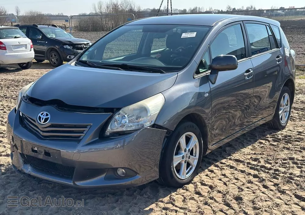 TOYOTA Verso 2.0 D-4D Luna