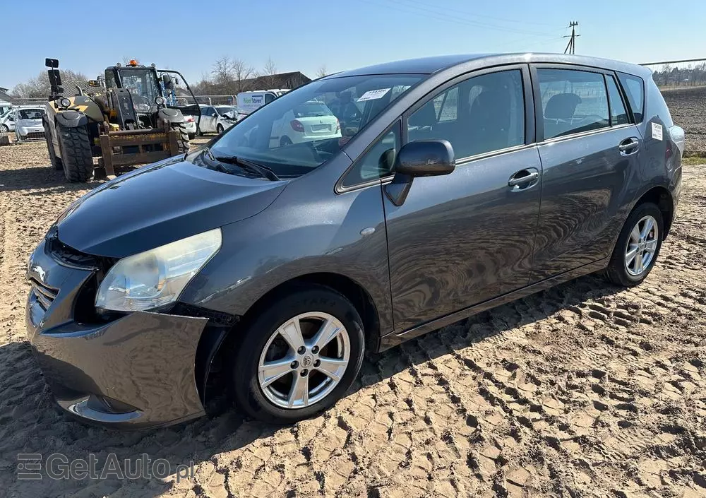 TOYOTA Verso 2.0 D-4D Luna