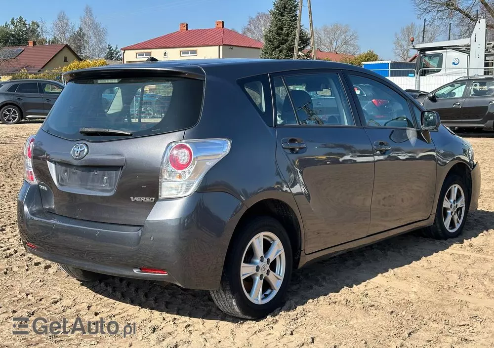 TOYOTA Verso 2.0 D-4D Luna