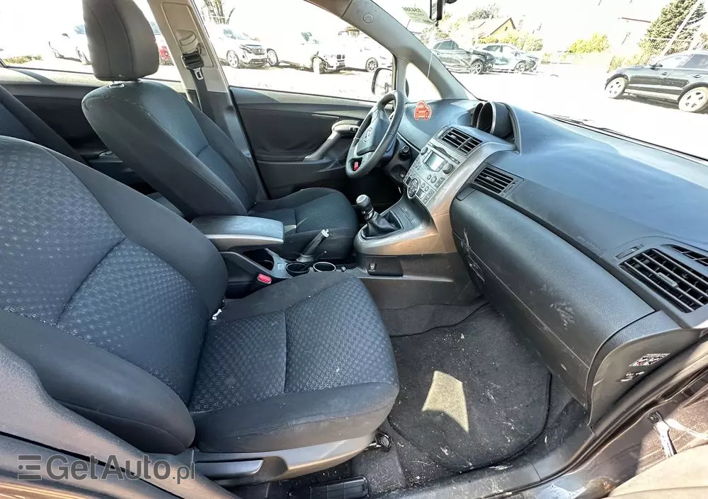 TOYOTA Verso 2.0 D-4D Luna