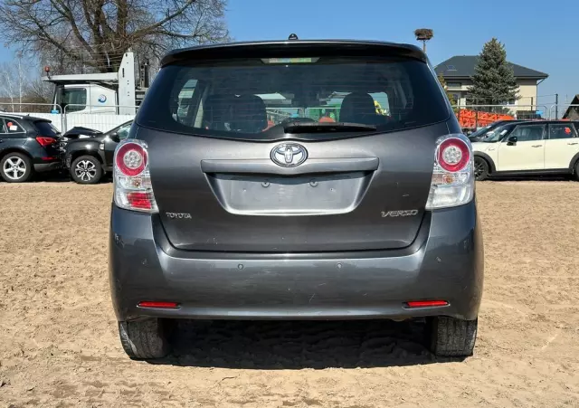 TOYOTA Verso 2.0 D-4D Luna