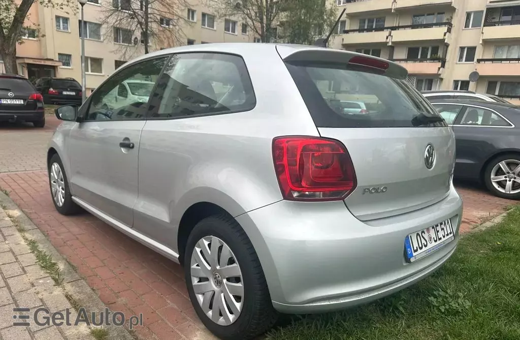 VOLKSWAGEN Polo 