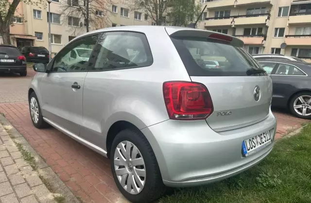 VOLKSWAGEN Polo 