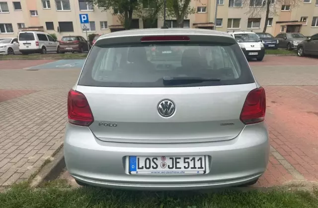 VOLKSWAGEN Polo 