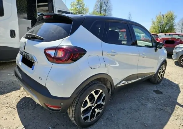 RENAULT Captur TCe 120 EDC Dynamique