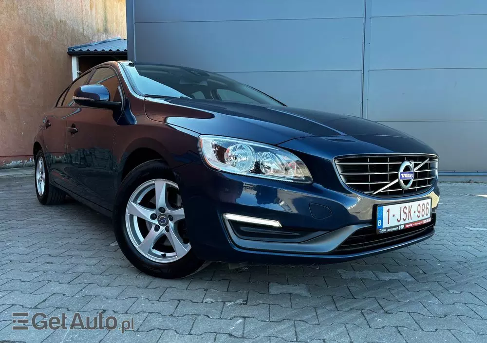 VOLVO S60 D2 Momentum