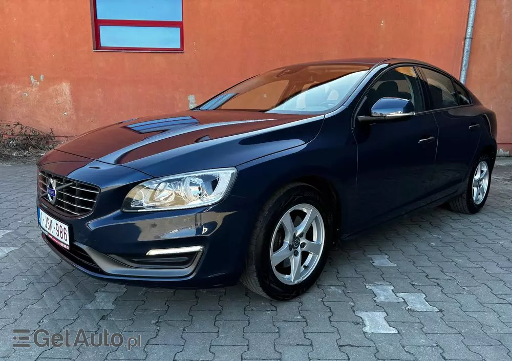 VOLVO S60 D2 Momentum