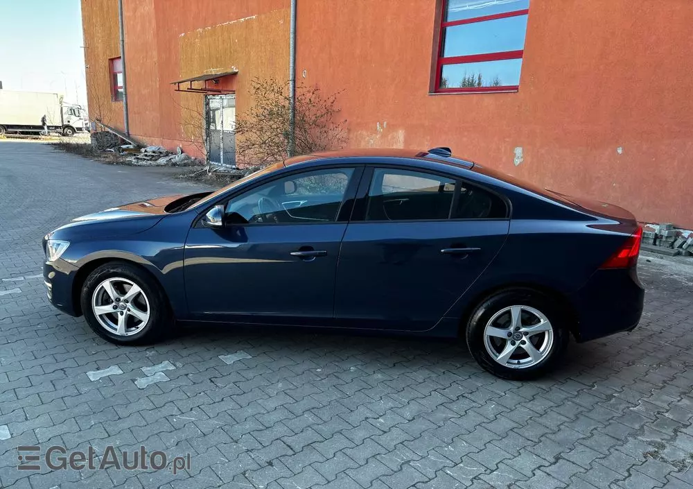 VOLVO S60 D2 Momentum
