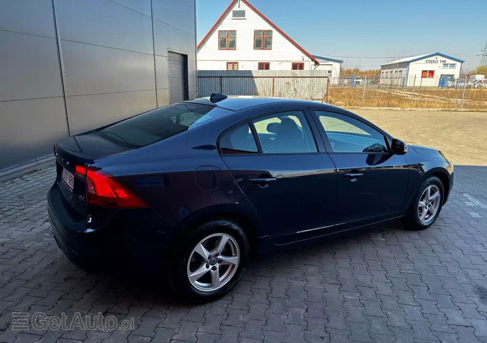 VOLVO S60 D2 Momentum