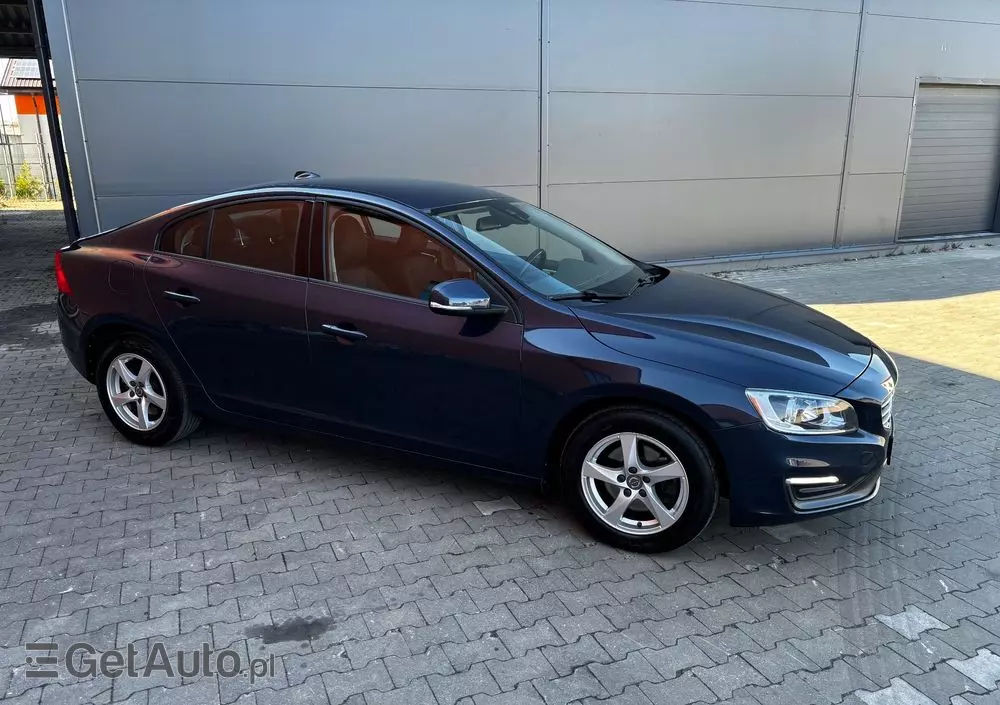 VOLVO S60 D2 Momentum
