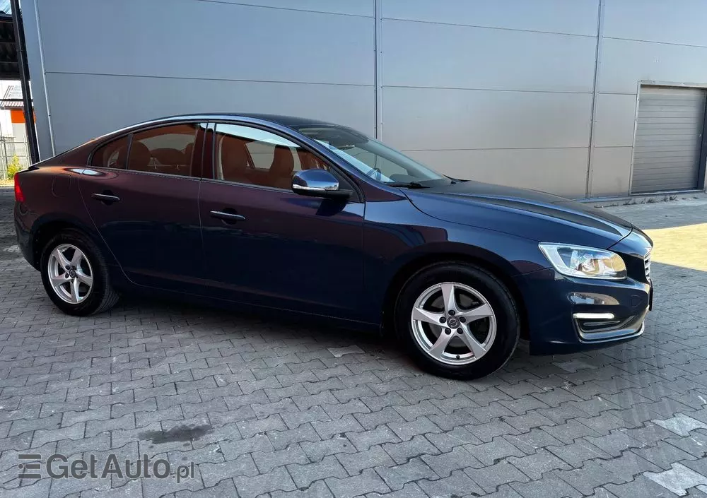 VOLVO S60 D2 Momentum