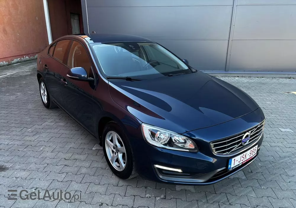 VOLVO S60 D2 Momentum