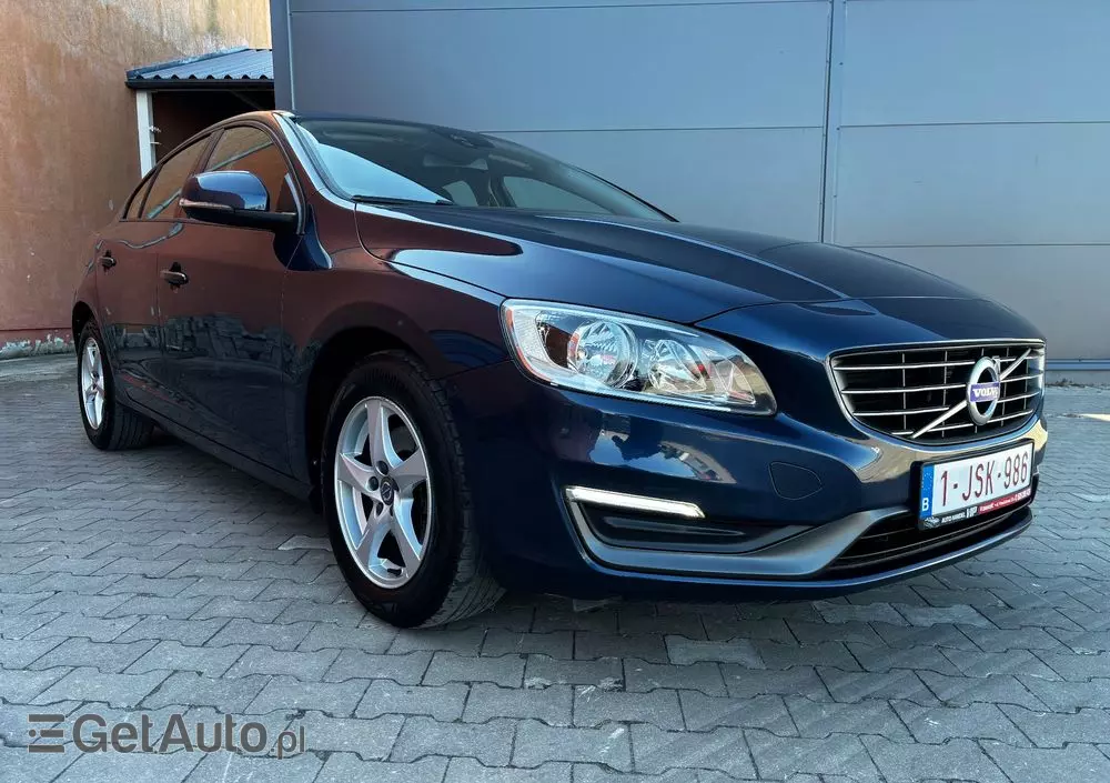 VOLVO S60 D2 Momentum