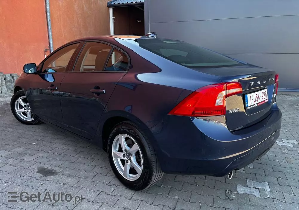 VOLVO S60 D2 Momentum