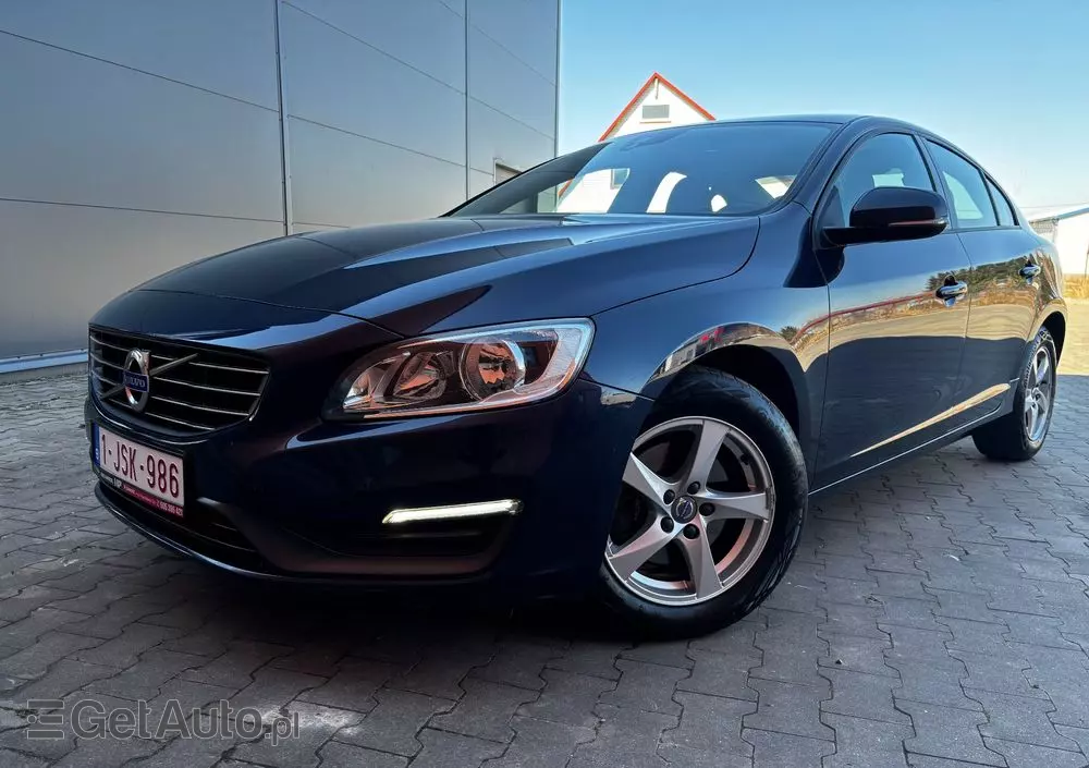 VOLVO S60 D2 Momentum