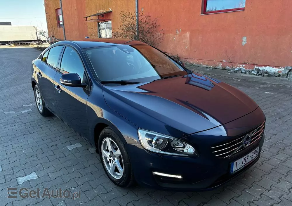 VOLVO S60 D2 Momentum