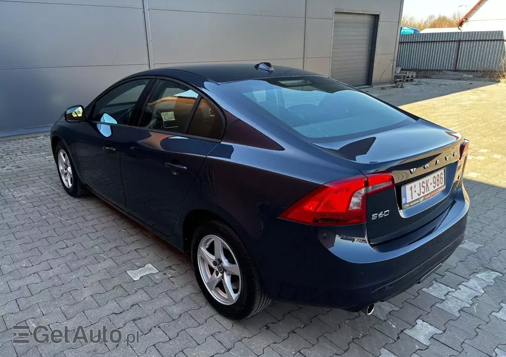 VOLVO S60 D2 Momentum