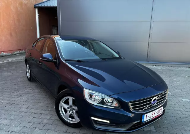 VOLVO S60 D2 Momentum