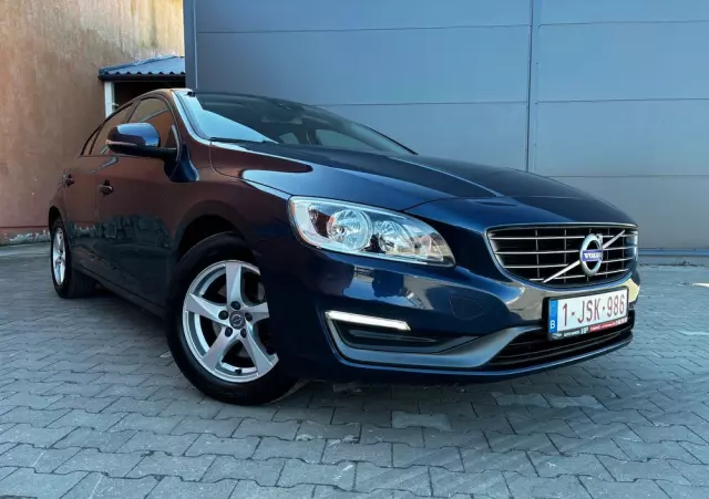 VOLVO S60 D2 Momentum