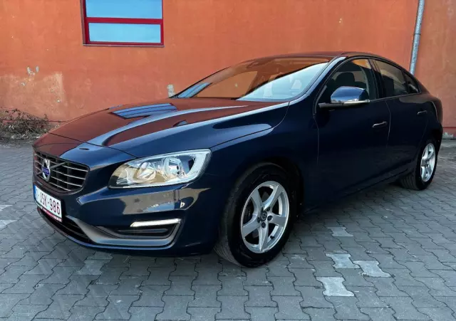 VOLVO S60 D2 Momentum
