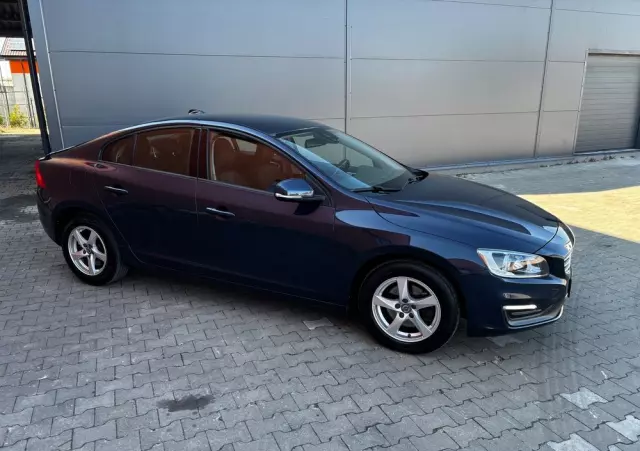 VOLVO S60 D2 Momentum