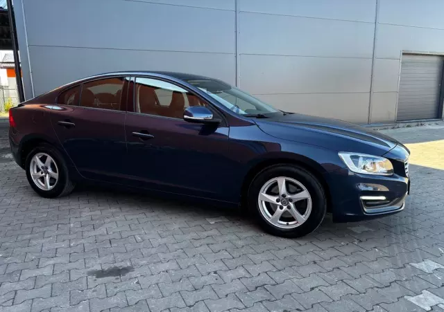 VOLVO S60 D2 Momentum