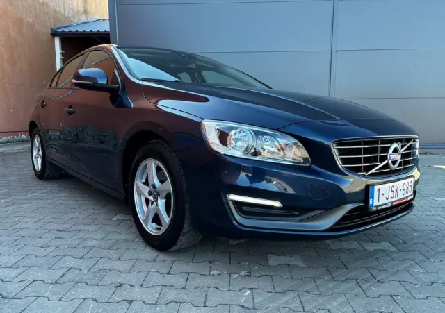VOLVO S60 D2 Momentum