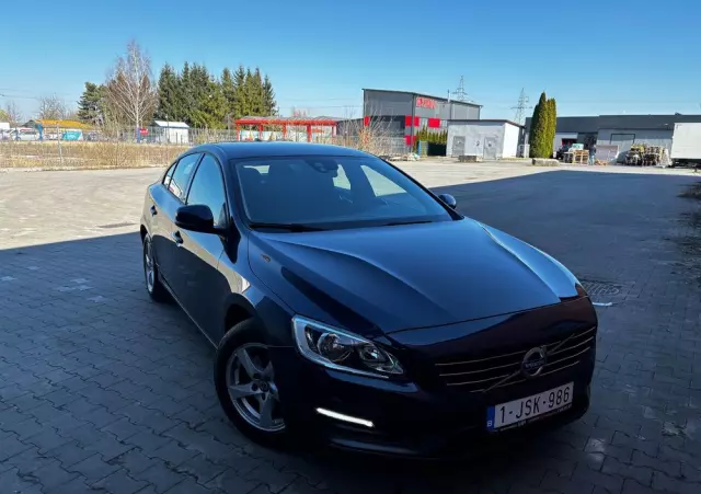 VOLVO S60 D2 Momentum