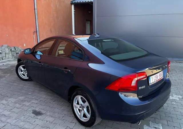 VOLVO S60 D2 Momentum