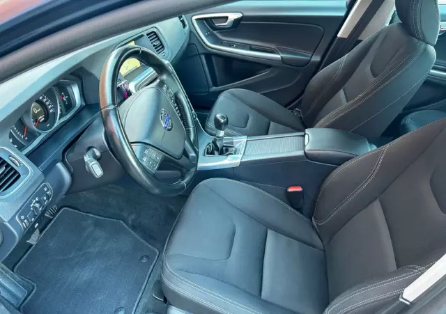 VOLVO S60 D2 Momentum