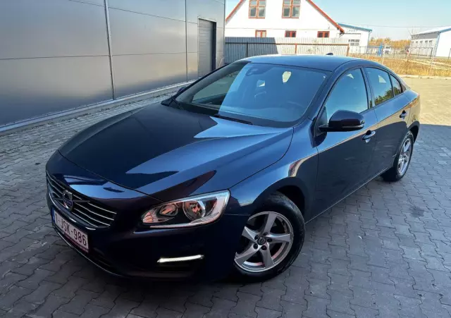 VOLVO S60 D2 Momentum