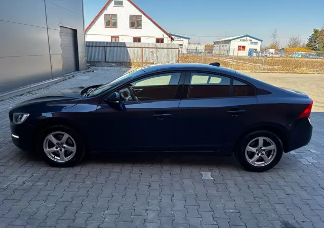 VOLVO S60 D2 Momentum