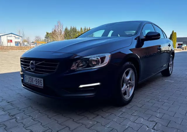 VOLVO S60 D2 Momentum