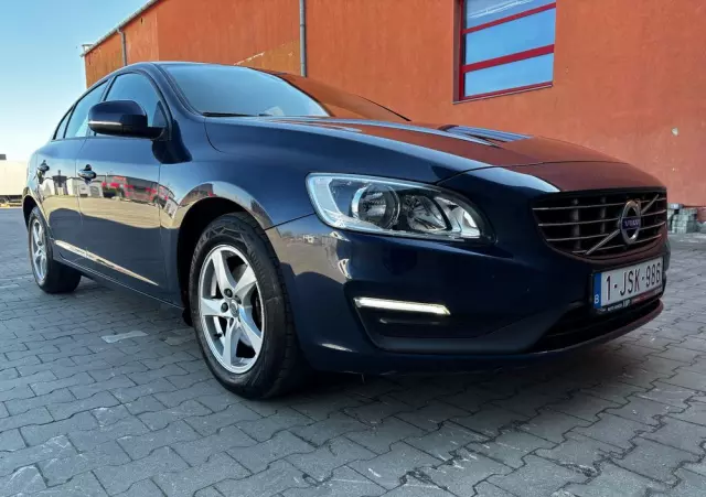 VOLVO S60 D2 Momentum