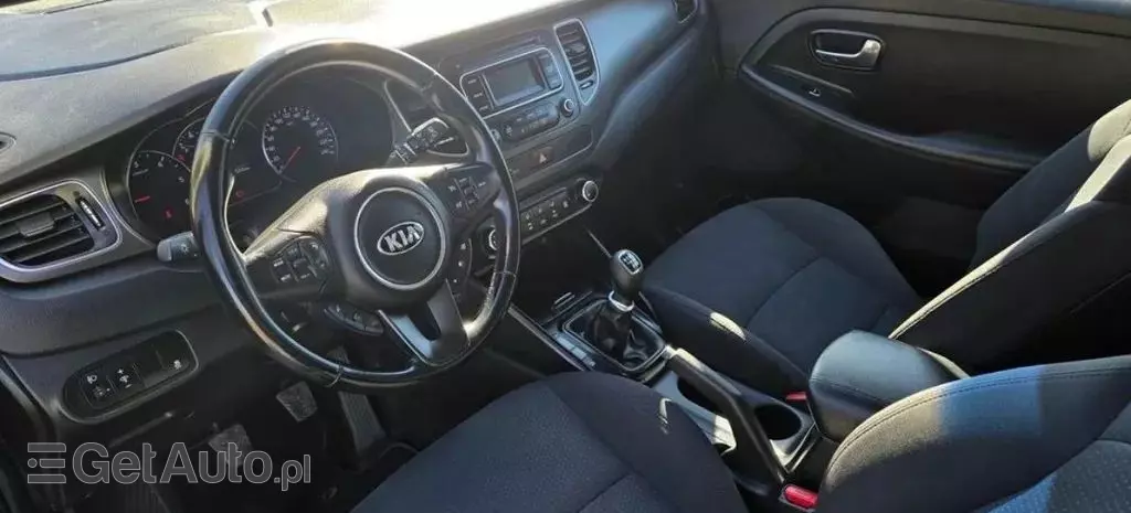 KIA Carens 