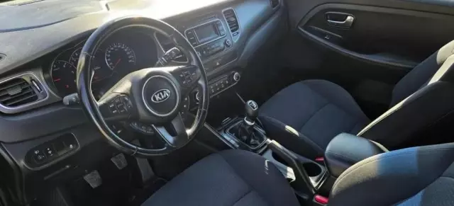 KIA Carens 