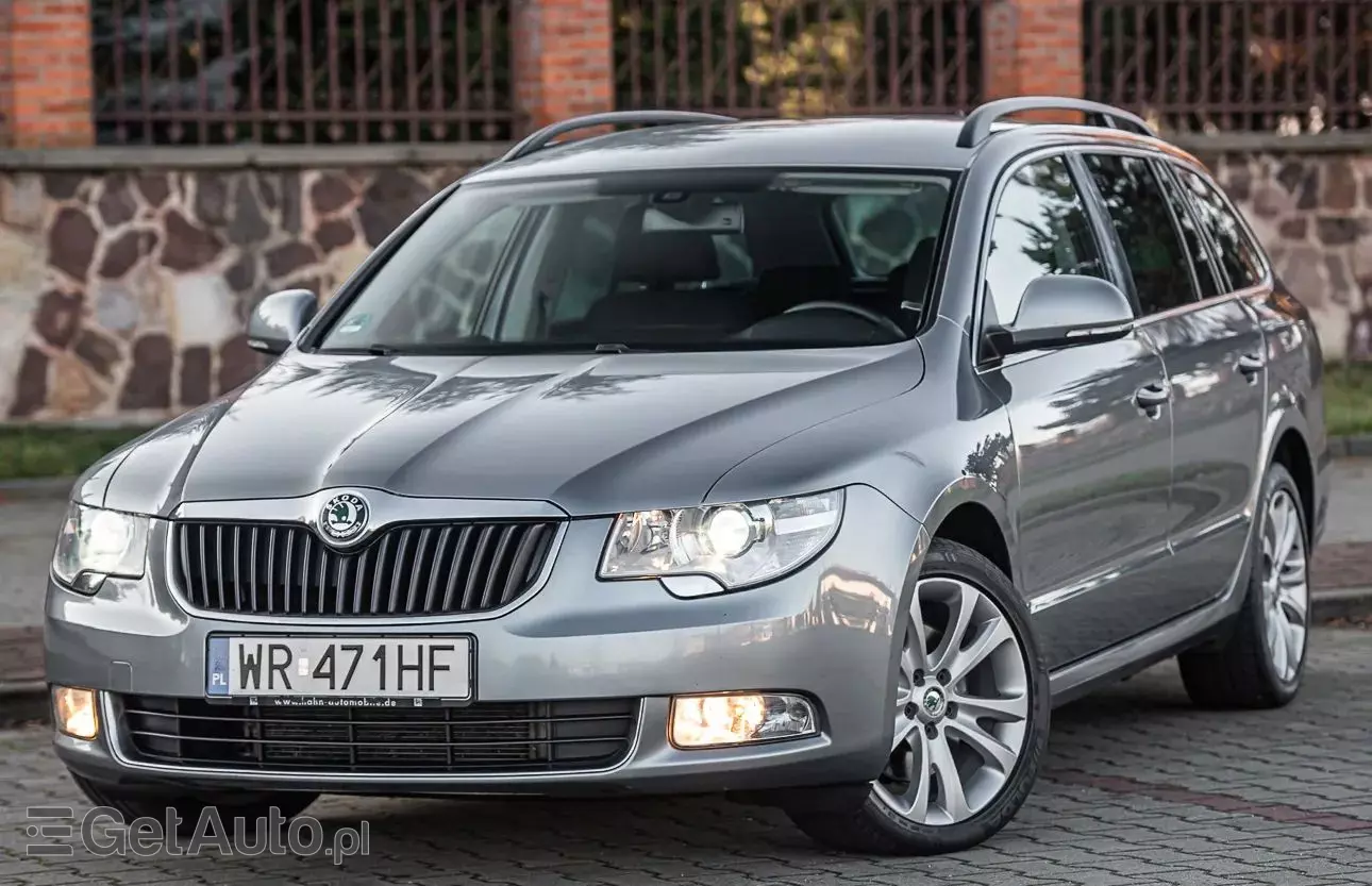 SKODA Superb 