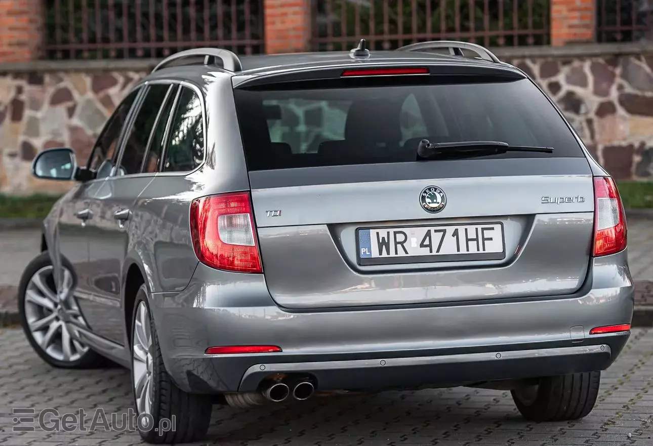 SKODA Superb 