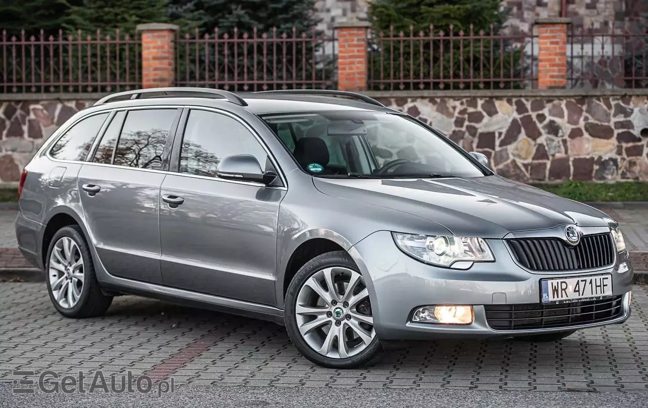SKODA Superb 