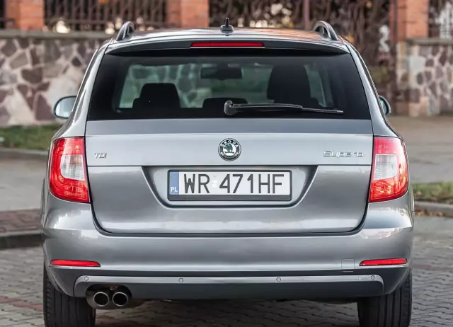 SKODA Superb 