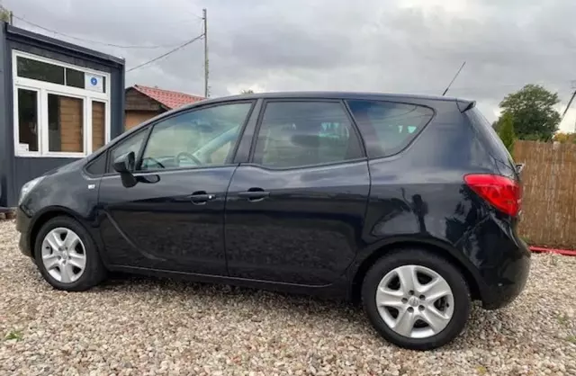 OPEL Meriva 