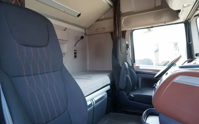 DAF XF 530 / RETARDER / KLIMA POSTOJOWA / SUPER SPACE CAB / ALUFELGI 