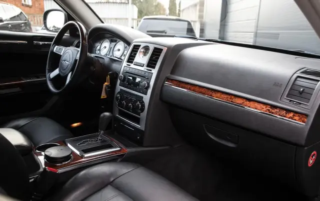 CHRYSLER 300C 2.7 Automatik